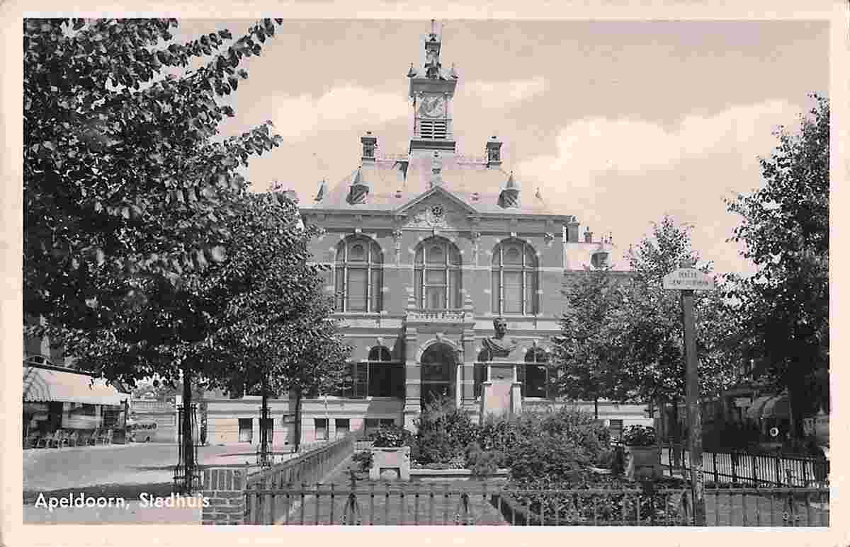 Apeldoorn. Stadhuis (City Hall), 1946