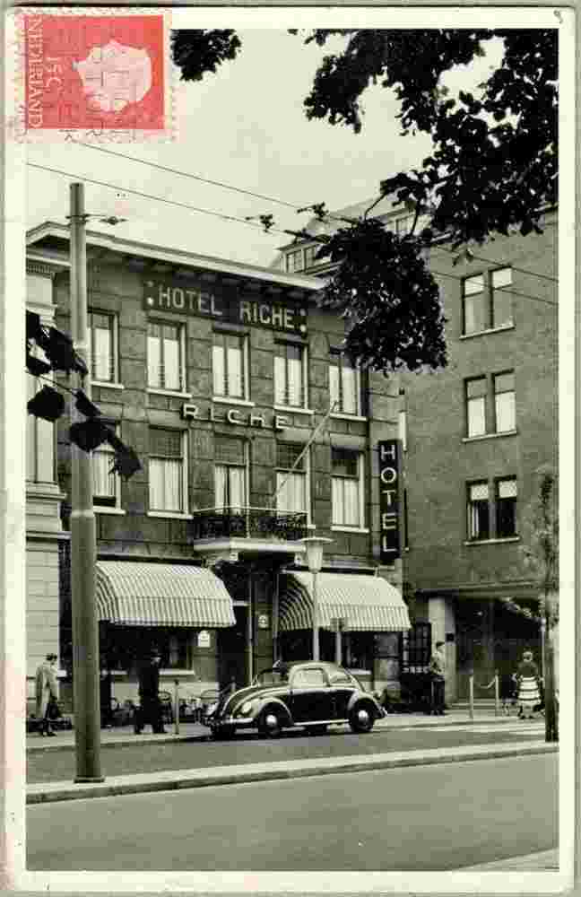 Arnhem. Verschijning van het Hôtel Riche, 1955